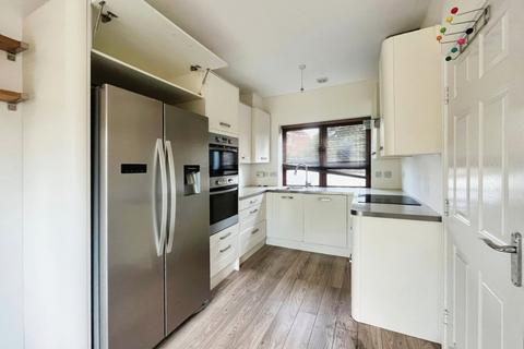 3 bedroom terraced house for sale, Canadian Way, Basingstoke, Hampshire