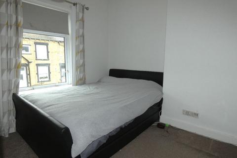 2 bedroom end of terrace house to rent, Morley, Leeds LS27