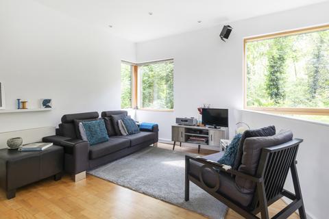 8 Collison Place, Stoke Newington, London, N16 5AY