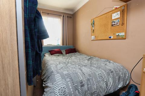 24 Fry Close, Romford, RM5 2QE