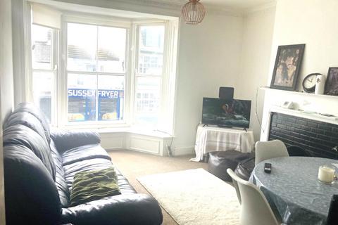 2 bedroom apartment to rent, West Street, Bognor Regis, West Sussex
