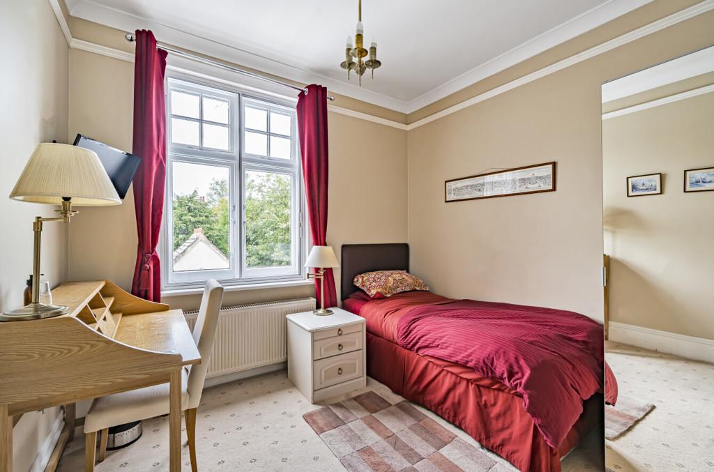 Single Ensuite Room