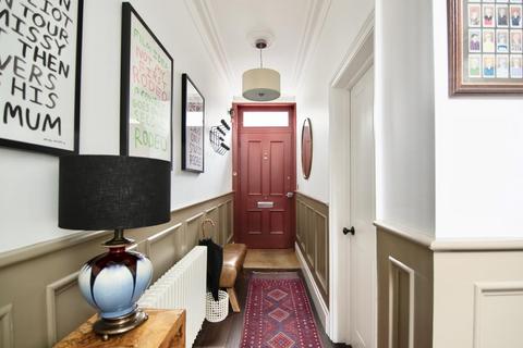 4 Gipsy Hill, London, SE19 1NL
