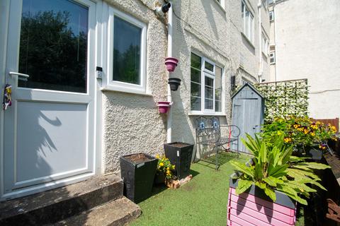 Flat 10, Cecil Court Charminster Road, Bournemouth, BH8 9RY