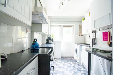 Flat 10, Cecil Court Charminster Road, Bournemouth, BH8 9RY