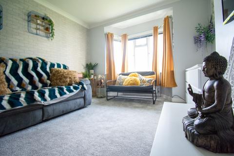 Flat 10, Cecil Court Charminster Road, Bournemouth, BH8 9RY