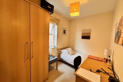 310 Whitehall Road, Leeds, LS12 5NP