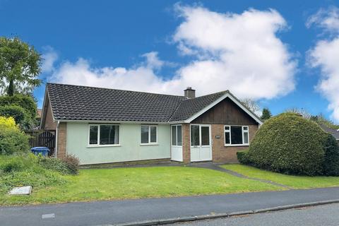 3 bedroom detached bungalow for sale, Highlands Road, Hadleigh