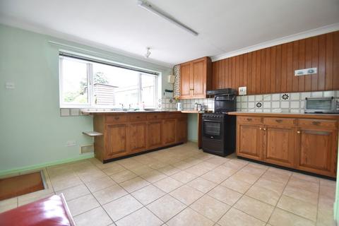 3 bedroom detached bungalow for sale, Highlands Roads, Hadleigh
