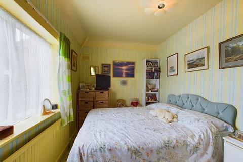 15 Abbots Road, Whitby, YO22 4EA