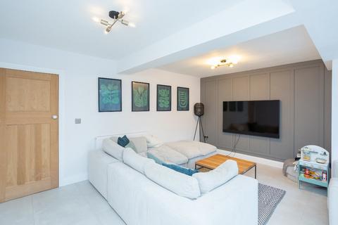 3 Sherwoods Road, Watford, WD19 4AY