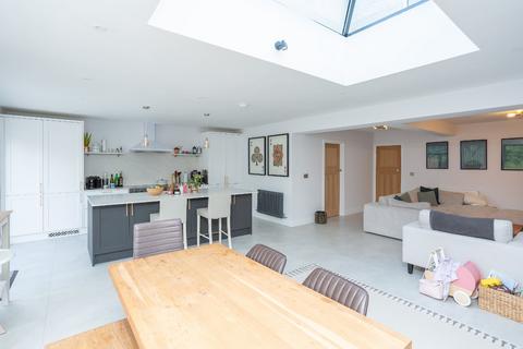 3 Sherwoods Road, Watford, WD19 4AY