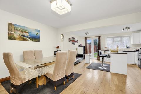 4 bedroom terraced house for sale, Woodfield Gardens, New Malden