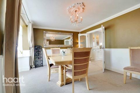 5 bedroom detached house for sale, Hall Terrace, Harold Wood