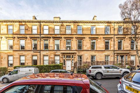 3 bedroom apartment to rent, Clouston Street, North Kelvinside, Glasgow