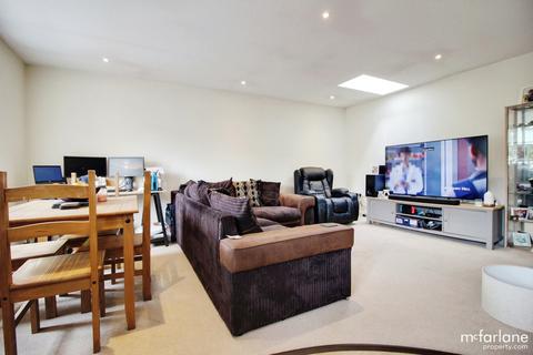 2 bedroom property to rent, Lilian Close, Swindon SN25