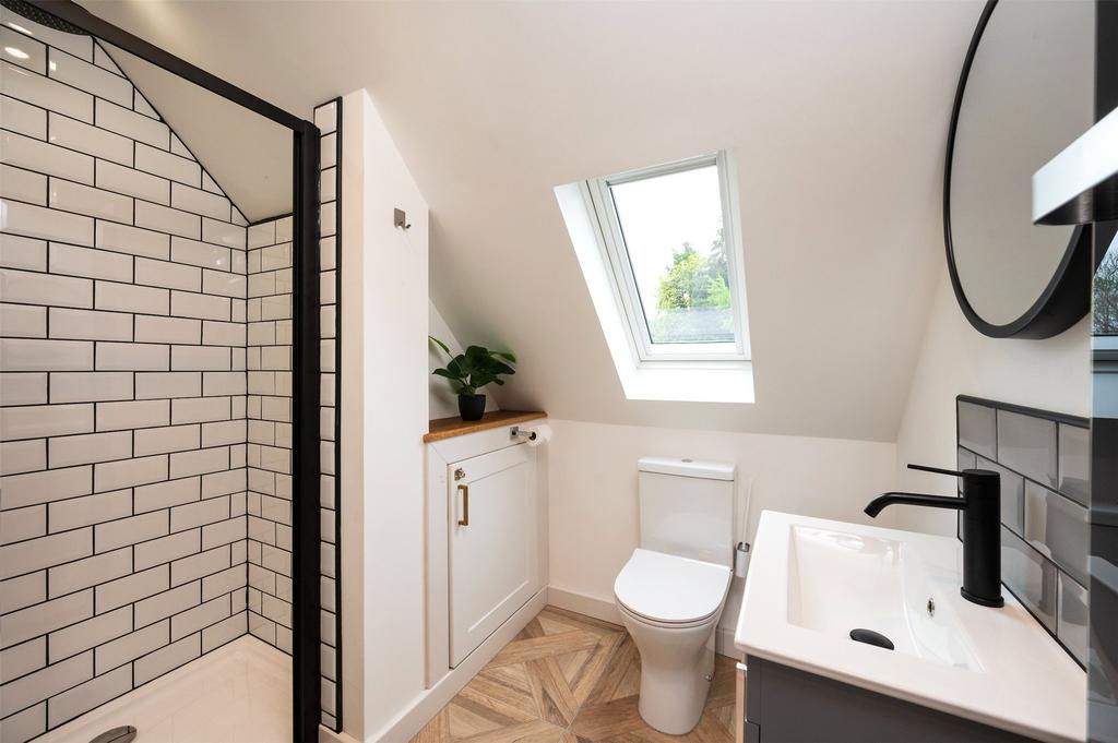 Studio Shower Room
