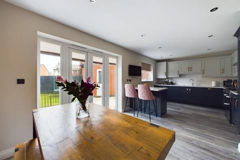 4 bedroom detached house for sale, Lathkill Drive, Ashbourne