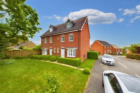 4 bedroom semi-detached house for sale, Hunters Close, Great Haywood, Stafford
