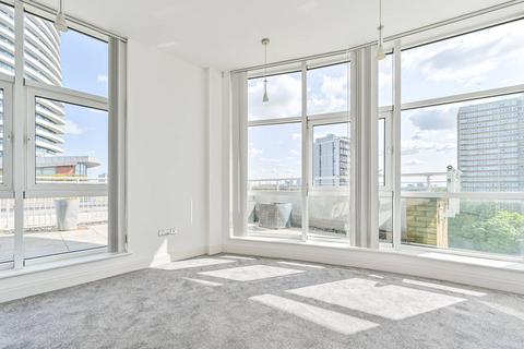 2 bedroom flat for sale, Oyster Wharf, Battersea, London, SW11