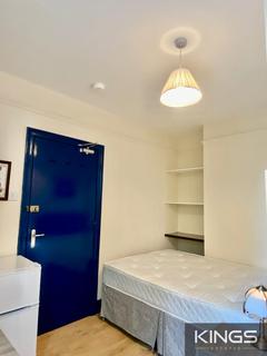 1 bedroom in a house share to rent, Portswood Road, Southampton