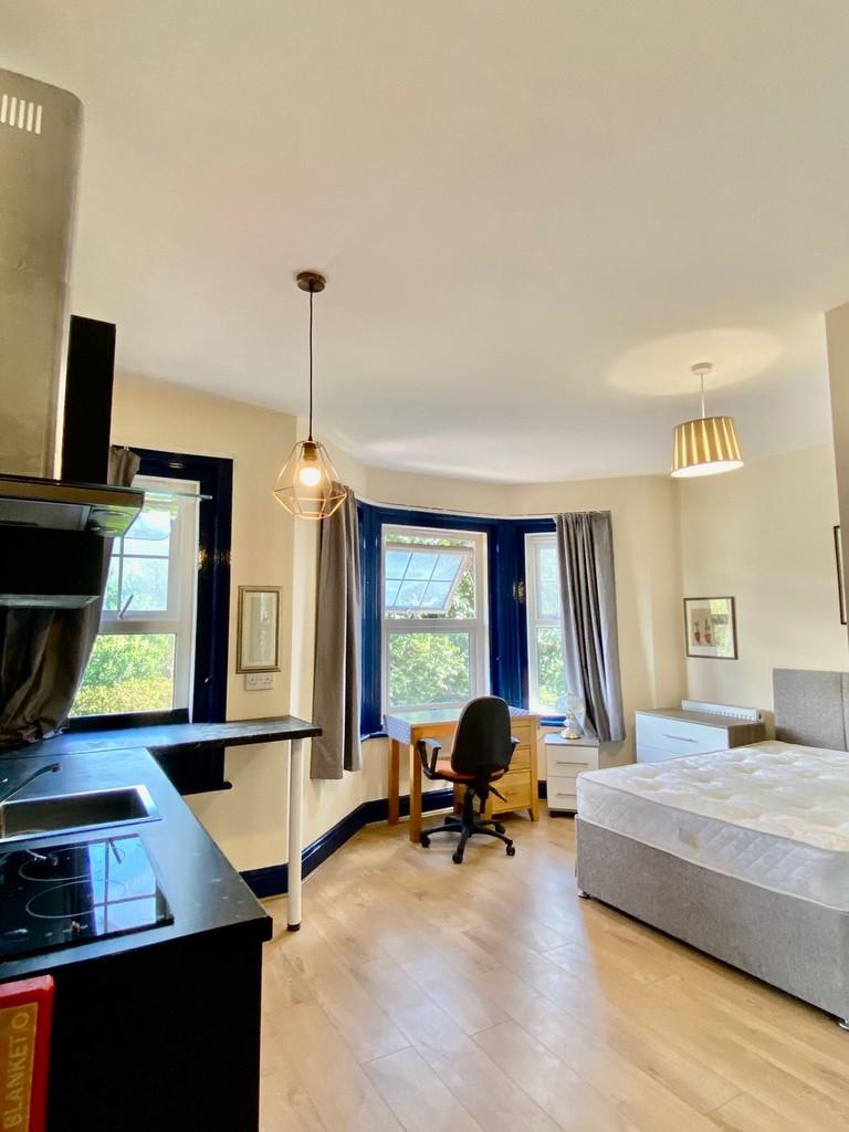 Flat F, 721 Portswood Rd (5)