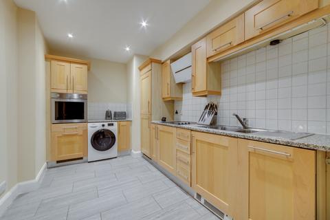 3 bedroom flat for sale, Tamarind Court, 18 Gainsford Street, London