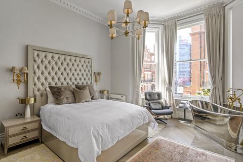 2 bedroom flat for sale, Egerton Gardens, Knightsbridge