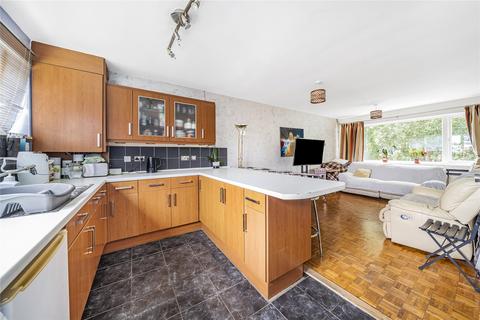 2 bedroom maisonette for sale, Devoke Way, Walton-On-Thames, Surrey, KT12