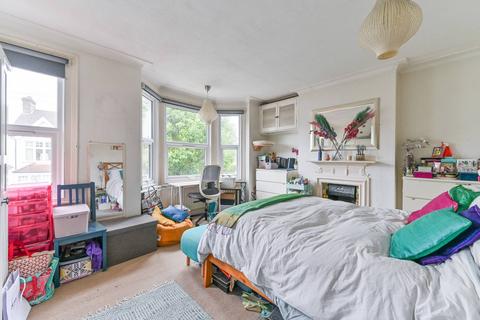 6 Torridge Road, Thornton Heath, CR7 7EY