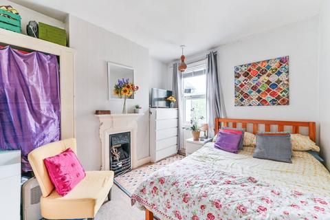 6 Torridge Road, Thornton Heath, CR7 7EY