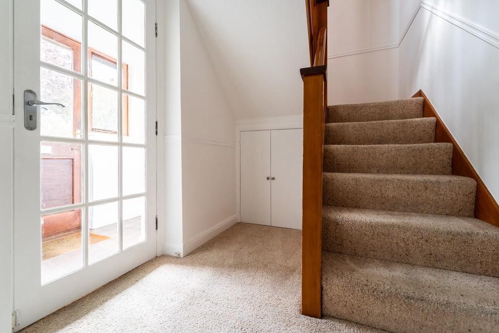 4-Bed Barn Conversion, Caughall - Hall