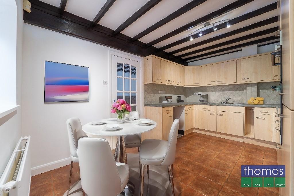 4-Bed Barn Conversion - Breakfast Kitchen