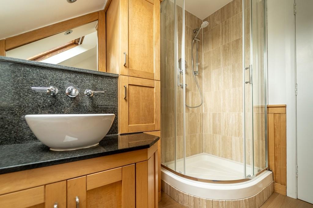 4-Bed Barn Conversion, Caughall - Ensuite