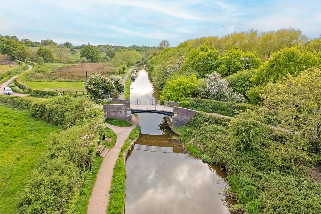 4-Bed Barn Conversion, Caughall - Rural Setting
