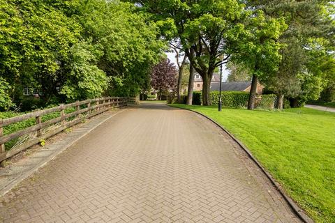 5 Badgers Walk, Caughall, Chester, CH2 4BG