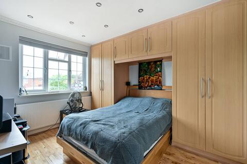 12 Elmer Gardens, Isleworth, TW7 6HB