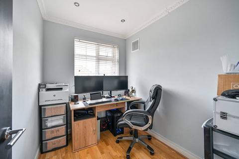 12 Elmer Gardens, Isleworth, TW7 6HB