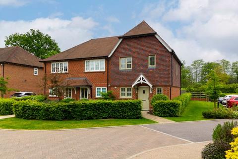 3 bedroom terraced house for sale, Knights Way, Godstone