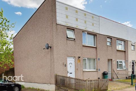 1 Saddleworth Square, Romford, RM3 8YX