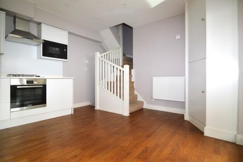 2 bedroom apartment for sale, White Hart Road, London