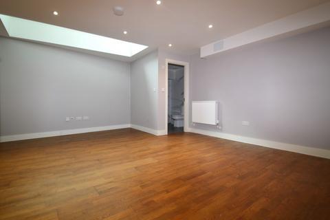 2 bedroom apartment for sale, White Hart Road, London
