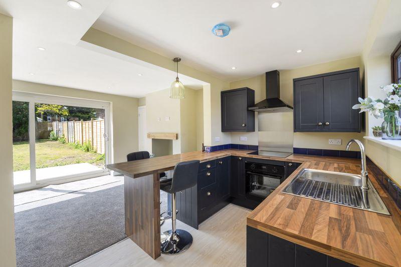 3/4 Bedroom Ringden Avenue, Paddock... 3 bed semidetached house for