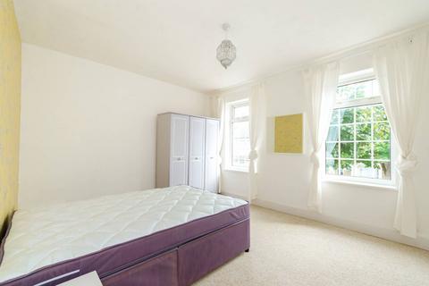 2 bedroom house to rent, Sutton Court Road, Plaistow, London, E13