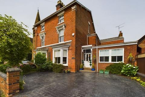 4 bedroom villa for sale, 'AMBER VILLA' Mount Road, Tettenhall Wood, Wolverhampton WV6