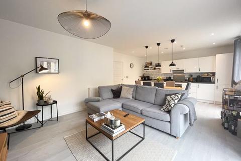 2 bedroom flat for sale, Grahame Park Way, London