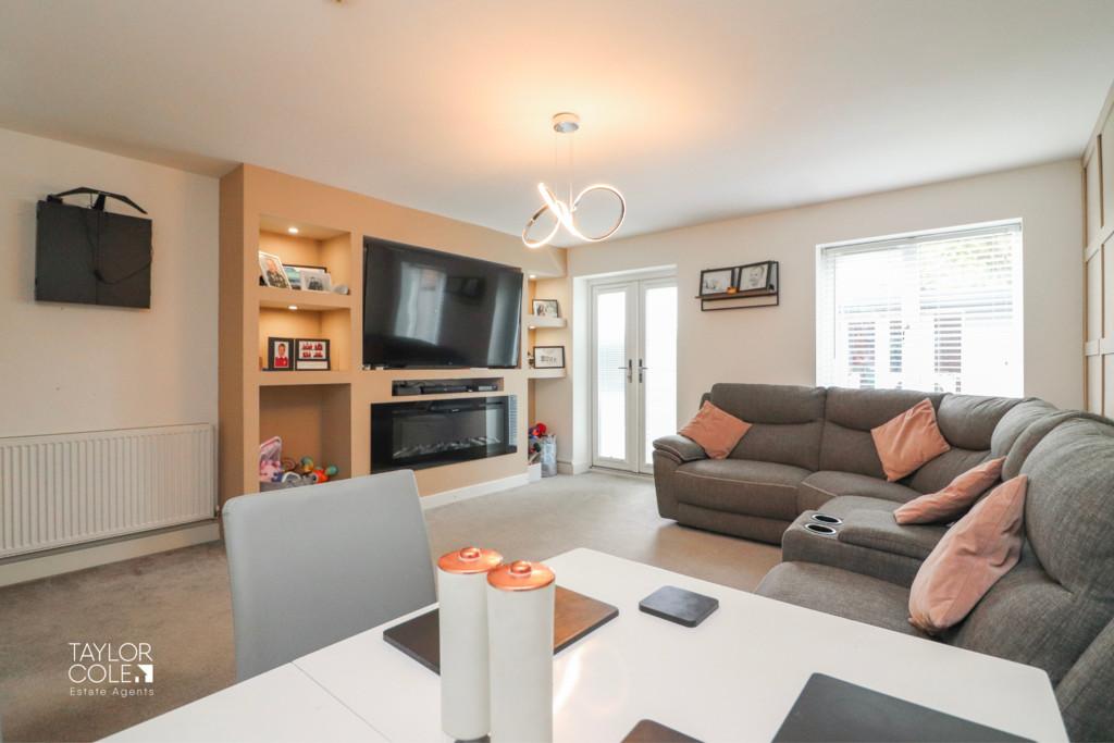 Wigginton Gardens, Tamworth 2 bed semidetached house for sale £225,000