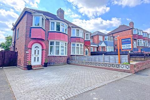 3 bedroom semi-detached house for sale, The Broadway, West Bromwich