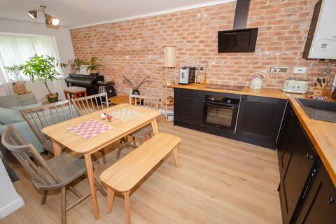 24 Bronte Close, Rugby, CV21 3PD