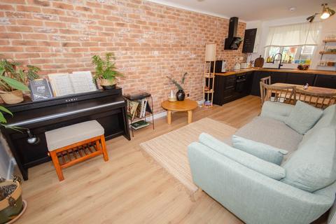 24 Bronte Close, Rugby, CV21 3PD